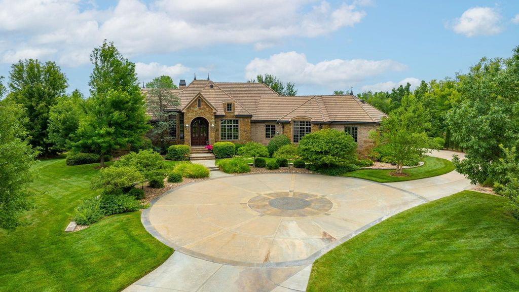 211 E Cedar Ridge Ct, Andover, KS 67002