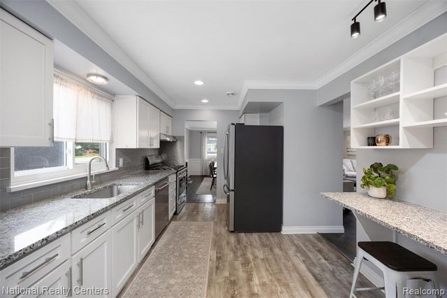 2365 Hamata Street, Ferndale, MI 48220