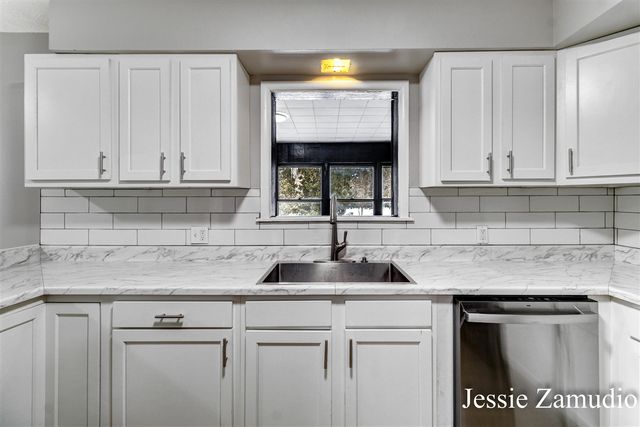 609 SE 60th Street, Kentwood, MI 49548