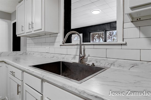 609 SE 60th Street, Kentwood, MI 49548