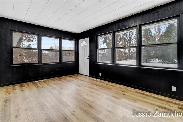 609 SE 60th Street, Kentwood, MI 49548