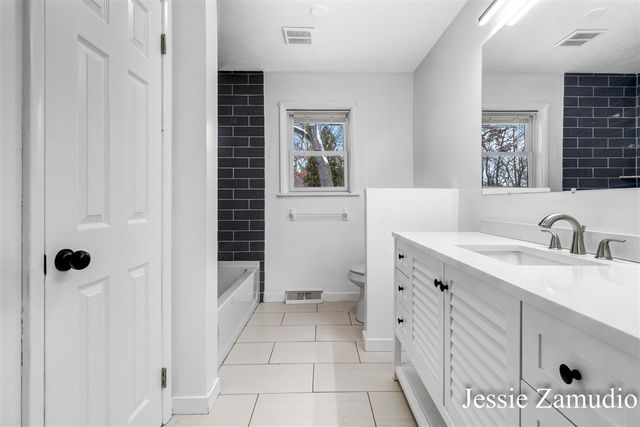 609 SE 60th Street, Kentwood, MI 49548