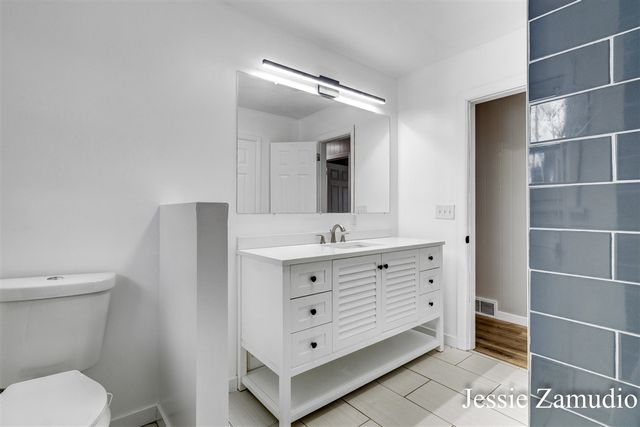 609 SE 60th Street, Kentwood, MI 49548