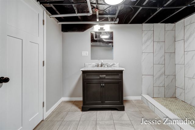 609 SE 60th Street, Kentwood, MI 49548