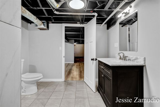 609 SE 60th Street, Kentwood, MI 49548