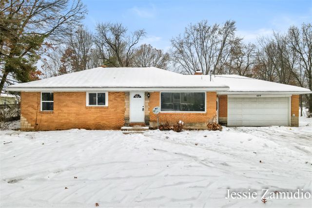 609 SE 60th Street, Kentwood, MI 49548