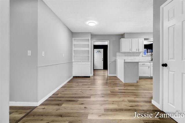 609 SE 60th Street, Kentwood, MI 49548