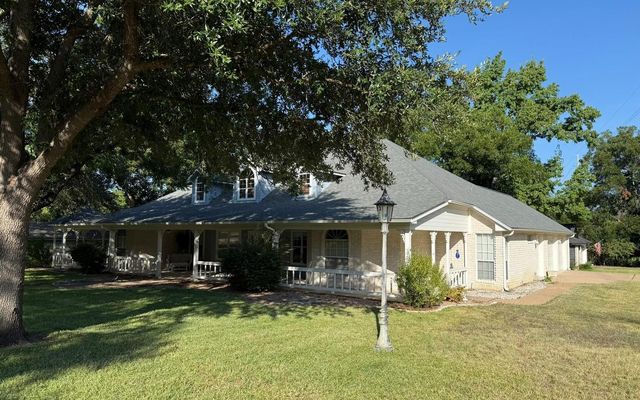266 Quail ST, Meadowlakes, TX 78654