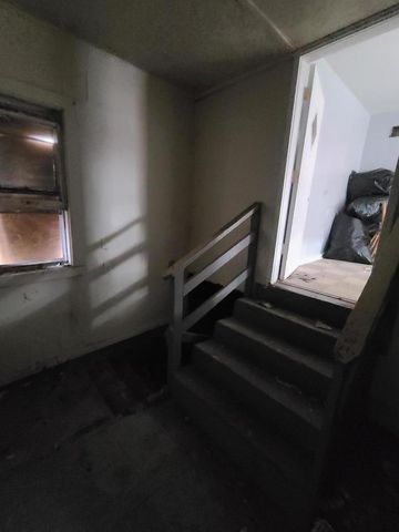 2122 Honore Avenue, North Chicago, IL 60064