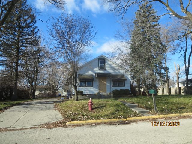 2122 Honore Avenue, North Chicago, IL 60064