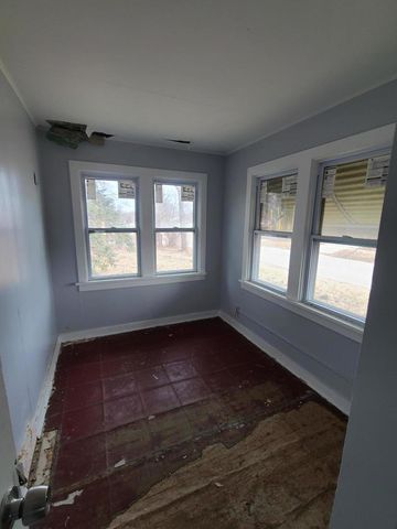 2122 Honore Avenue, North Chicago, IL 60064