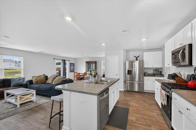 212 Coral Sunset Way, Summerville, SC 29486