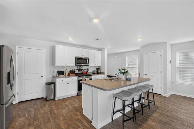 212 Coral Sunset Way, Summerville, SC 29486