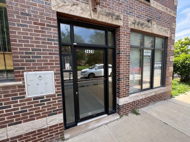 3628 N Milwaukee Avenue 1, Chicago, IL 60641