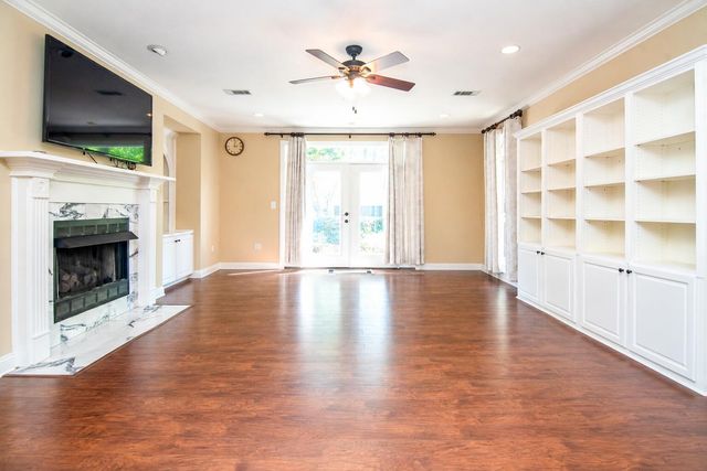 10 Moss Point, Hattiesburg, MS 39402