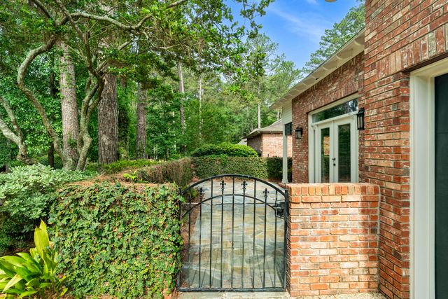 10 Moss Point, Hattiesburg, MS 39402