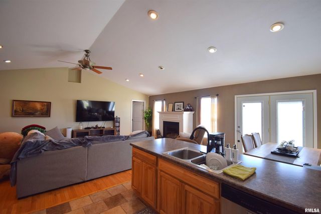 10341 N Puckett Lane, Mt Vernon, IL 62864