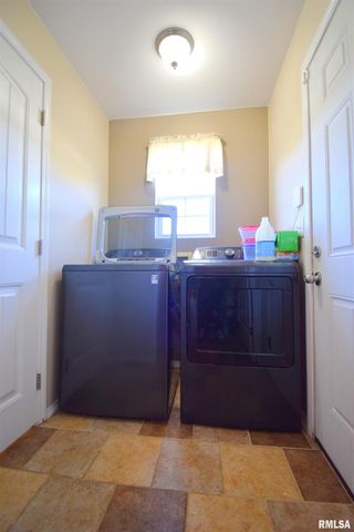 10341 N Puckett Lane, Mt Vernon, IL 62864