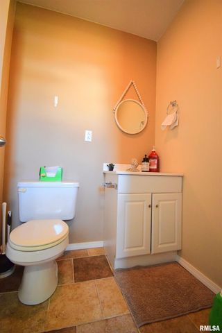 10341 N Puckett Lane, Mt Vernon, IL 62864