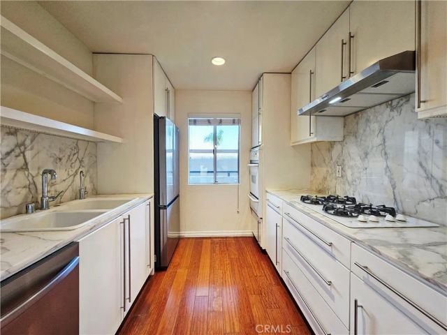 156 S Oak Knoll 209, Pasadena, CA 91101