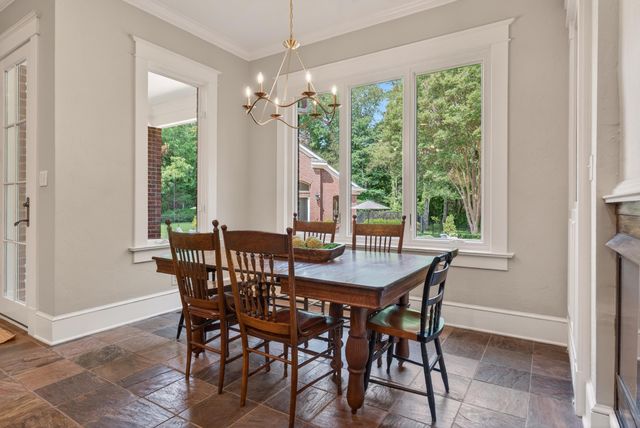 9290 HOLLOW CREEK CV, Germantown, TN 38138