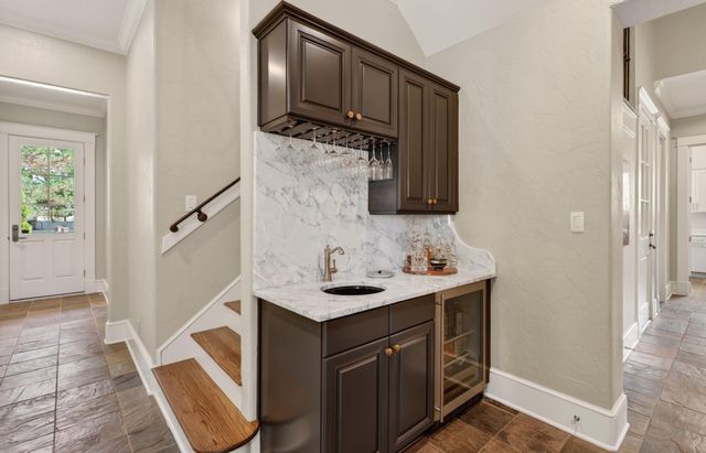9290 HOLLOW CREEK CV, Germantown, TN 38138