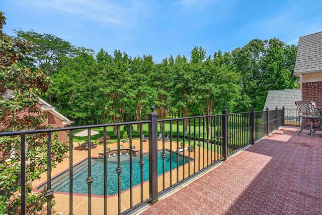 9290 HOLLOW CREEK CV, Germantown, TN 38138