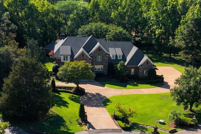 9290 HOLLOW CREEK CV, Germantown, TN 38138