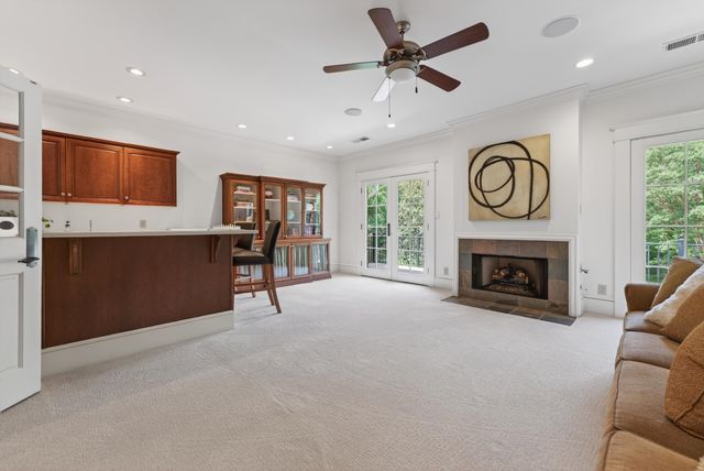 9290 HOLLOW CREEK CV, Germantown, TN 38138