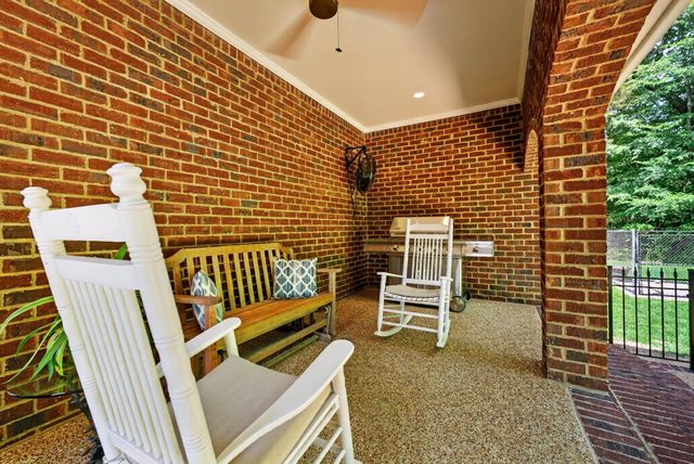 9290 HOLLOW CREEK CV, Germantown, TN 38138