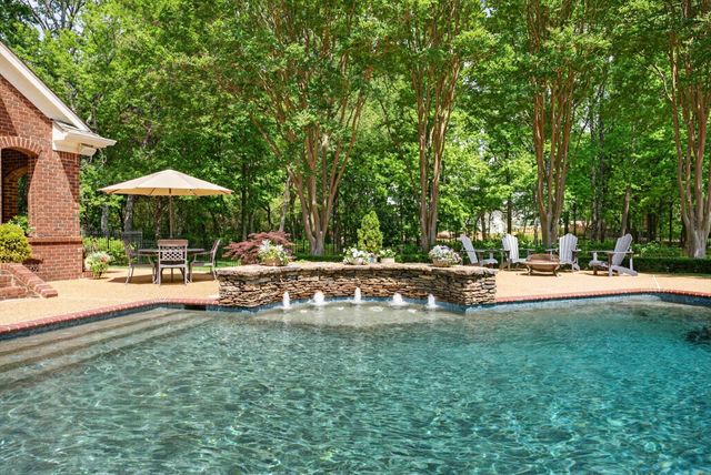 9290 HOLLOW CREEK CV, Germantown, TN 38138
