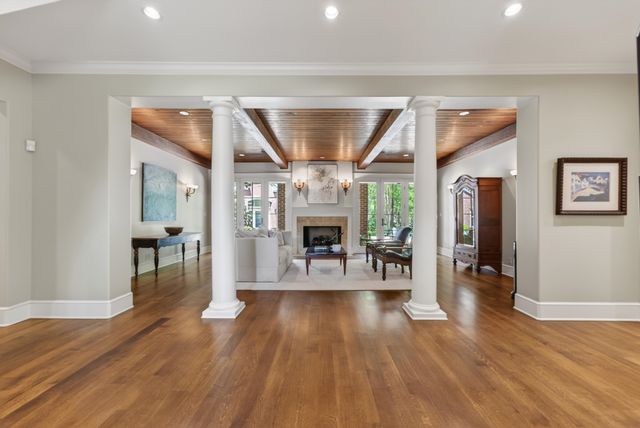 9290 HOLLOW CREEK CV, Germantown, TN 38138