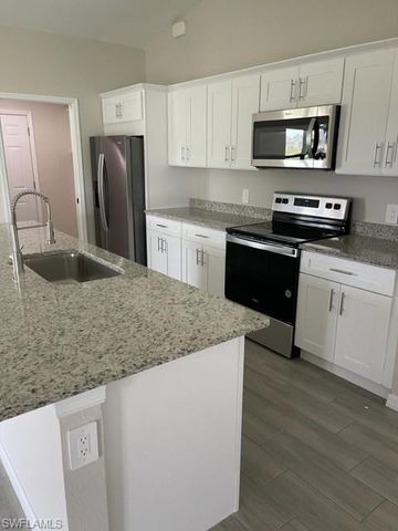 528 NW 7th TER, Cape Coral, FL 33993