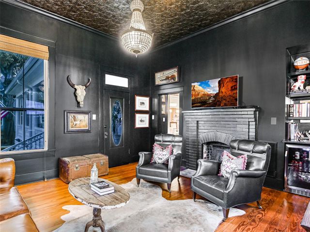 107 NE 4th ST, Smithville, TX 78957