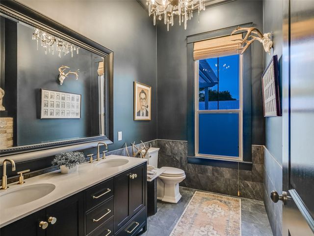 107 NE 4th ST, Smithville, TX 78957
