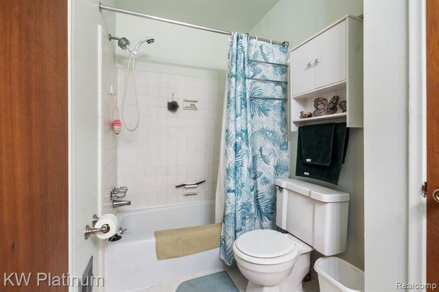 37619 Charter Oaks Boulevard, Clinton Township, MI 48036