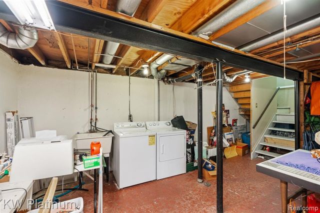 37619 Charter Oaks Boulevard, Clinton Township, MI 48036