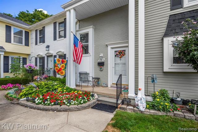 37619 Charter Oaks Boulevard, Clinton Township, MI 48036