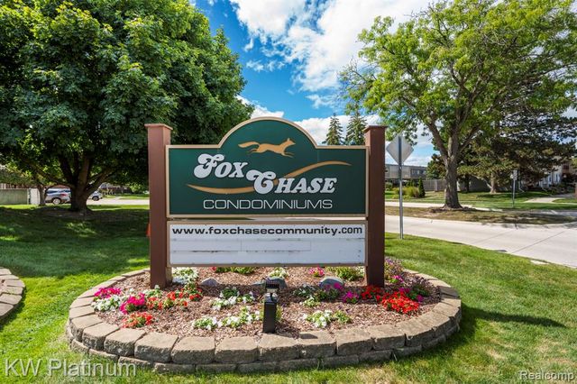 37619 Charter Oaks Boulevard, Clinton Township, MI 48036