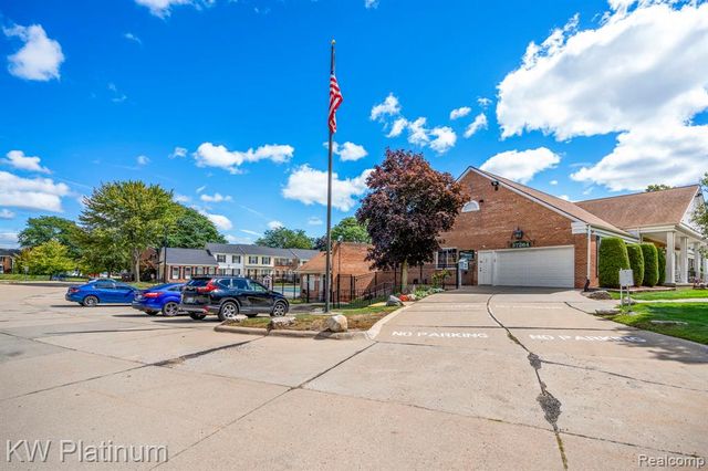 37619 Charter Oaks Boulevard, Clinton Township, MI 48036