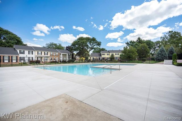 37619 Charter Oaks Boulevard, Clinton Township, MI 48036