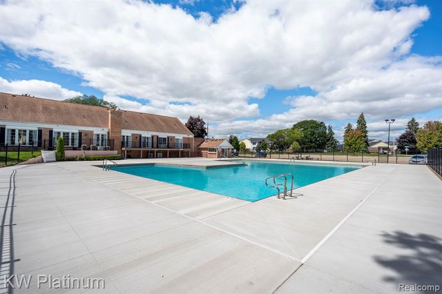 37619 Charter Oaks Boulevard, Clinton Township, MI 48036