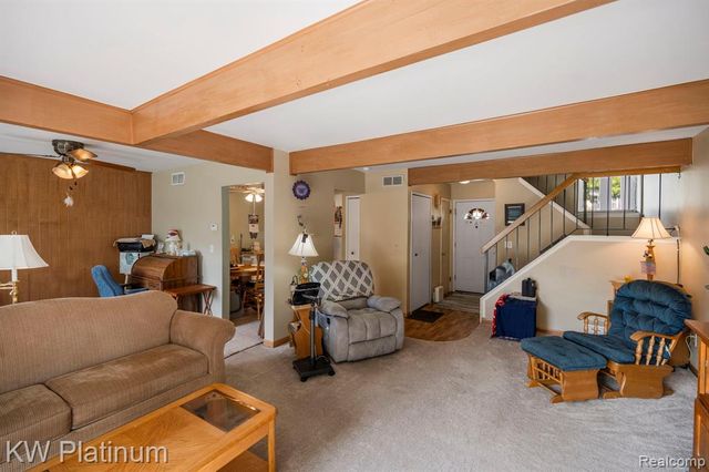 37619 Charter Oaks Boulevard, Clinton Township, MI 48036