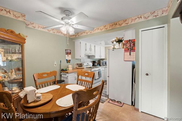 37619 Charter Oaks Boulevard, Clinton Township, MI 48036