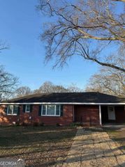 1277 4th Avenue, Auburn, GA 30011