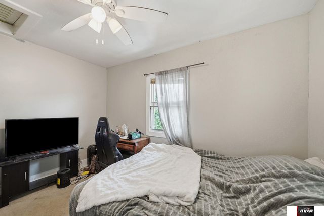 4135 Holdrege Street, Lincoln, NE 68503