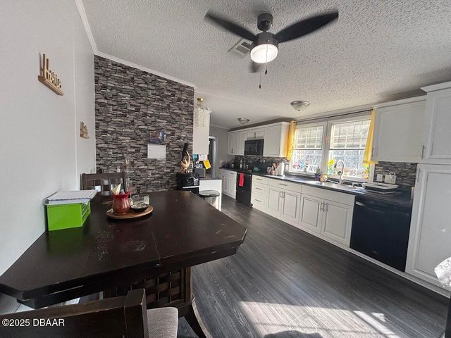 15594 NE 233rd Place, Fort Mccoy, FL 32134