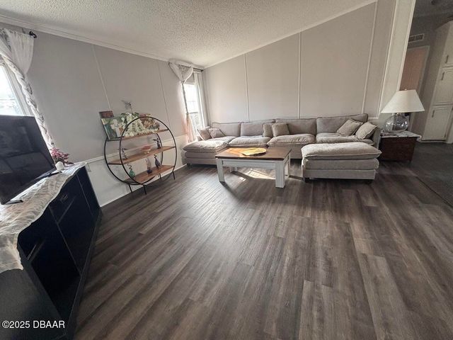 15594 NE 233rd Place, Fort Mccoy, FL 32134