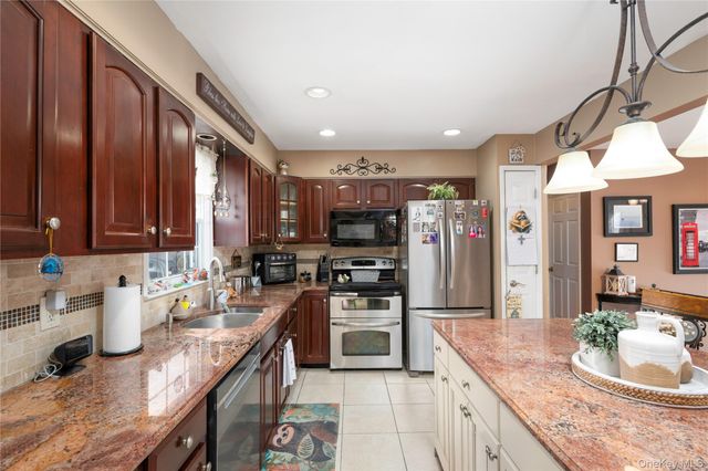 5 Orange Court, Wappingers Falls, NY 12590
