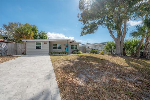 6944 40TH AVENUE N, St Petersburg, FL 33709